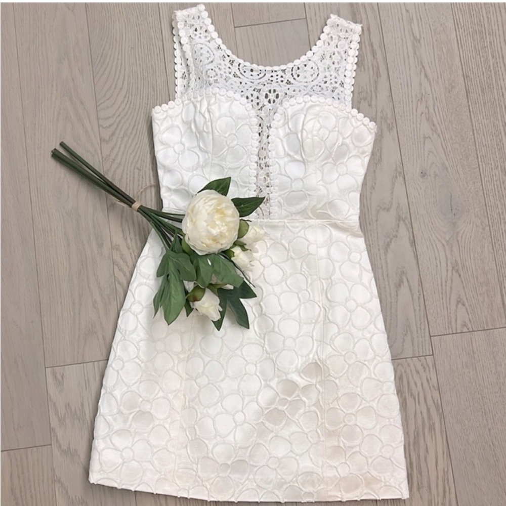Lilly Pulitzer White Lace Stretch sheath, 00